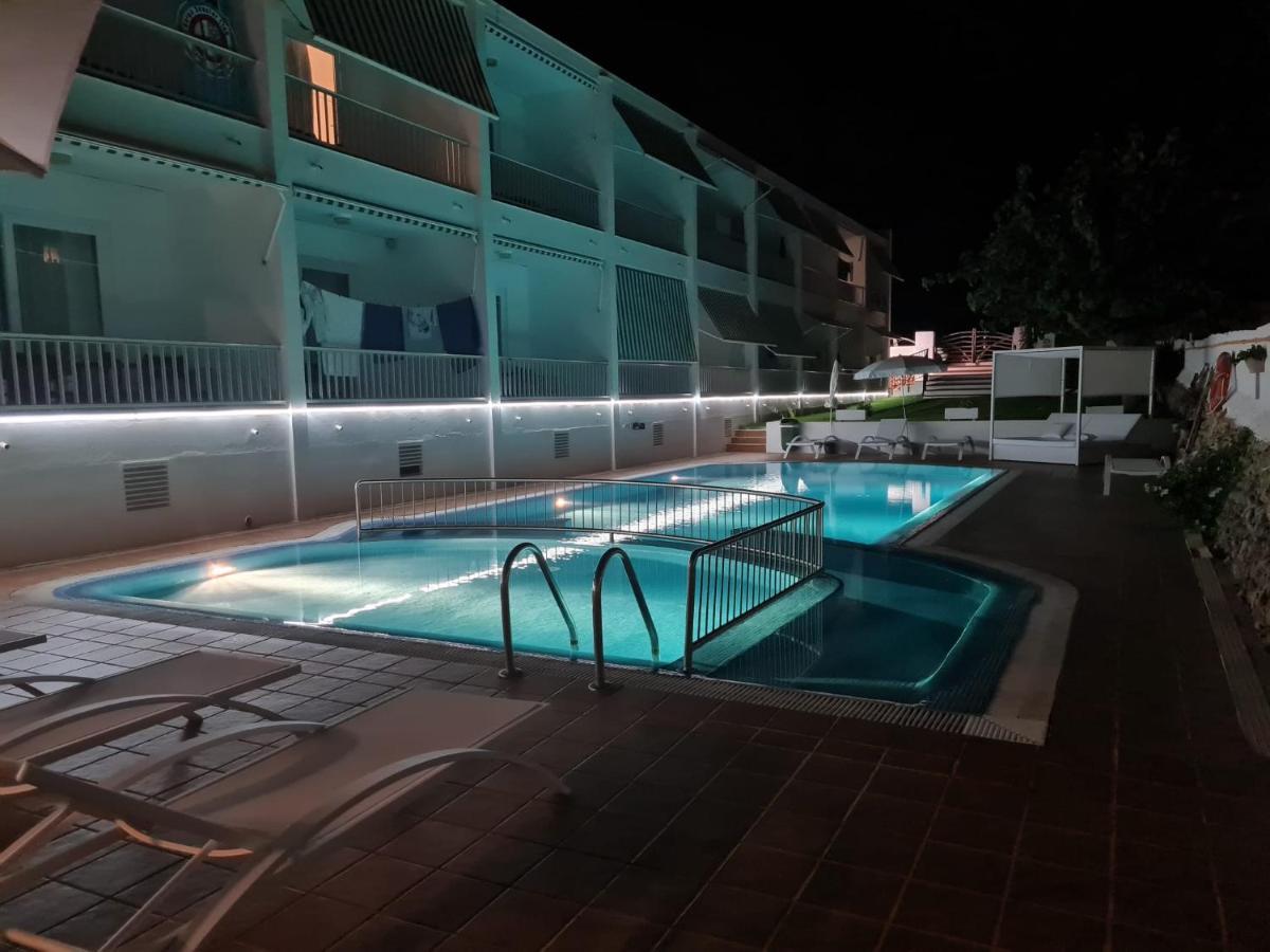 Hostal S'Algaret فورنيلس المظهر الخارجي الصورة