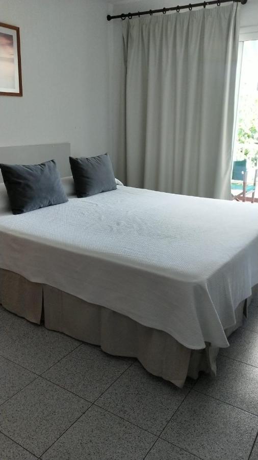 Hostal S'Algaret فورنيلس المظهر الخارجي الصورة