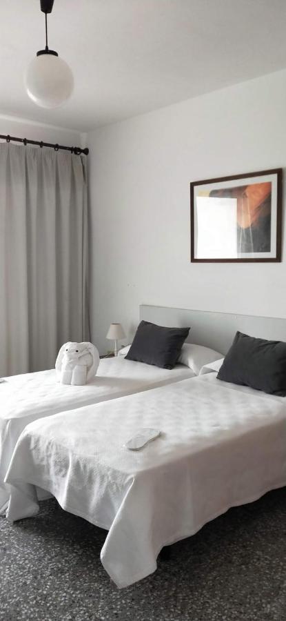 Hostal S'Algaret فورنيلس المظهر الخارجي الصورة