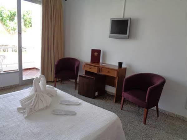 Hostal S'Algaret فورنيلس المظهر الخارجي الصورة